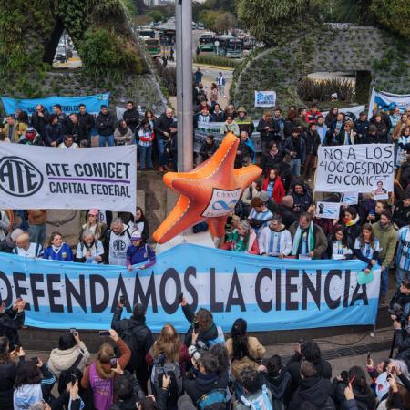 Marcha por la ciencia: quién debe firmar para reponer 379 becas del CONICET