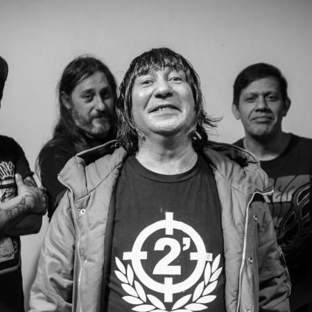 La cita punk del año en La Plata: 2 Minutos regresa al Teatro Ópera