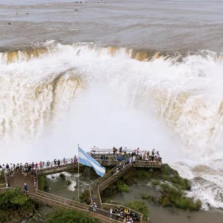 Cierran la Garganta del Diablo por 40 días: desmontan pasarelas por crecida