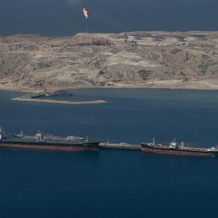 Ormuz vuelve a mover el petróleo: solo 10 buques cruzaron y el Brent regresó a USD 89