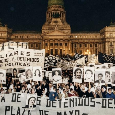 Madres de Plaza de Mayo y 40 mil contra la autoamnistía: qué pasó hace 43 años