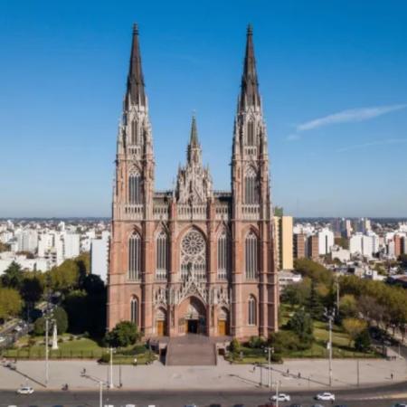 La Catedral de La Plata se consagró como la más linda del mundo en un mundial viral