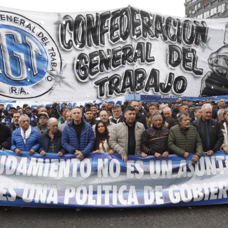 Qué exigió la CGT a Milei y Caputo en 3 puntos por las deudas de los argentinos