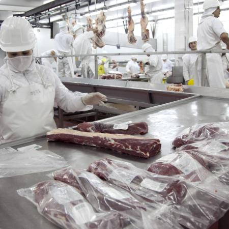 Carne vacuna: cuál es la realidad detrás del “boom” de los frigoríficos exportadores