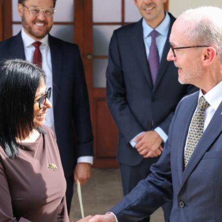 Reino Unido vuelve al nivel de embajador en Venezuela y abre una nueva etapa