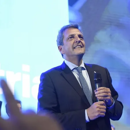Con foto: quién es el dirigente que se reunió con Massa pensando en el 2027