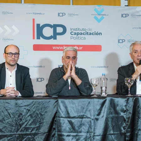 Alak puso fecha al objetivo del PJ y marcó tres claves para volver al poder en 2027
