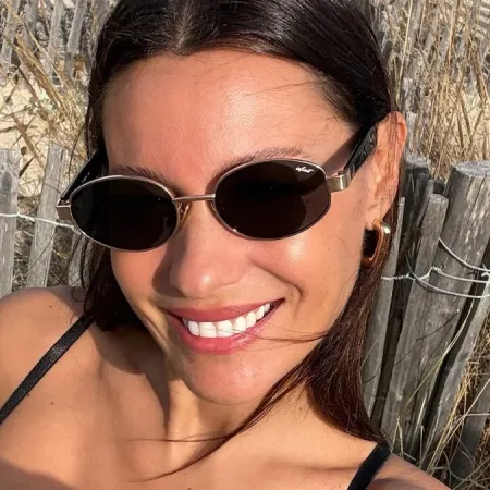 Pampita recibió una inesperada noticia sobre su futuro laboral mientras está en Europa