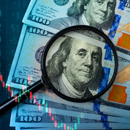 Dólar: el mercado descarta una devaluación brusca, ¿qué espera para fin de año?