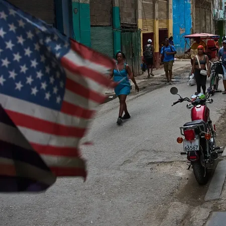 EE.UU. extiende el cerco a Cuba: sanciona su banca y red petrolera estatal