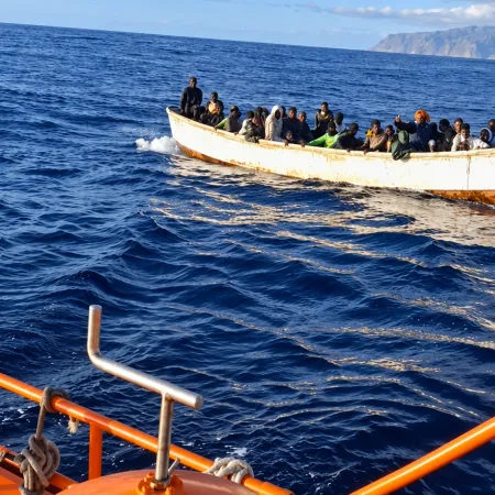 Canarias: el rescate de 44 personas deja una cronología con semanas aún sin explicar