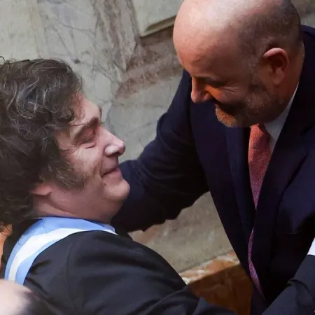 Caputo vs. Sturzenegger: la interna que Milei deja crecer entre reformas y poder