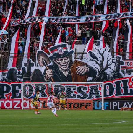 Chacarita, en crisis: derrota ante Atlanta, zona de descenso y violencia entre barras