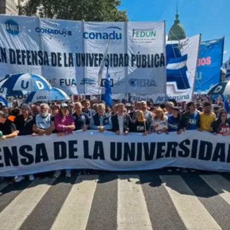 Universidades de paro: el aumento de Milei queda muy lejos de lo que dice la Ley