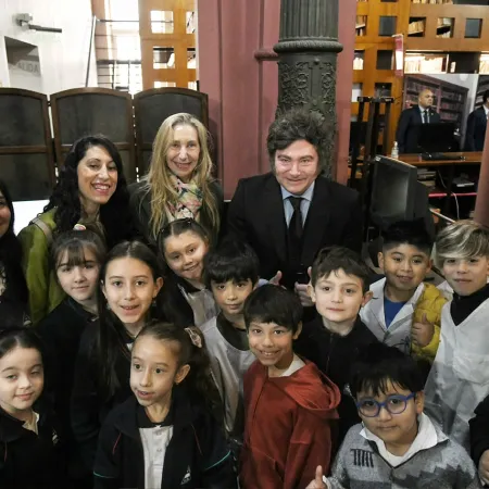 Día del Maestro: Milei habló ante alumnos y sorprendió con un video junto a Sarmiento