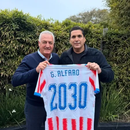 Paraguay ratifica a Gustavo Alfaro como DT: continuará hasta el Mundial 2030