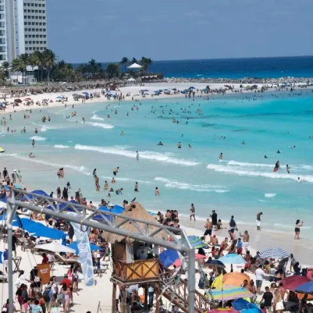El turismo en México crece en volumen, pero el bolsillo del sector siente la baja