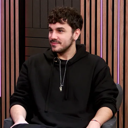 Martín Slipak, del teatro a “Ambiente”: “Mi gran anhelo es dejarle a mi hija un techo”