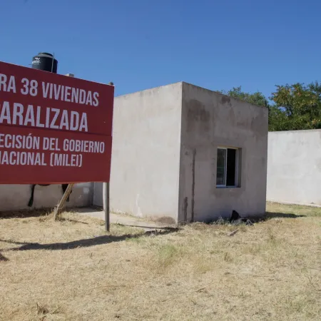 De 2.339 obras públicas a solo 199: las prioridades 2027 de Milei y Caputo