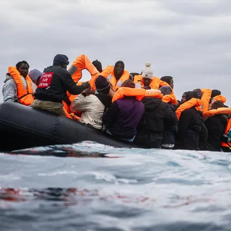 Europa: bajaron los cruces migratorios, pero crecieron las muertes en el mar