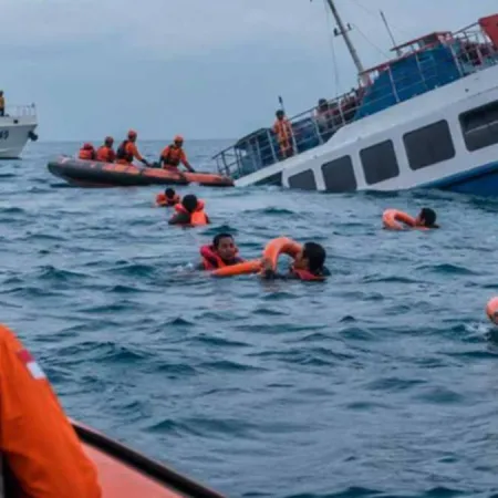 Indonesia: buscan a 125 desaparecidos tras el naufragio de un ferry en Java