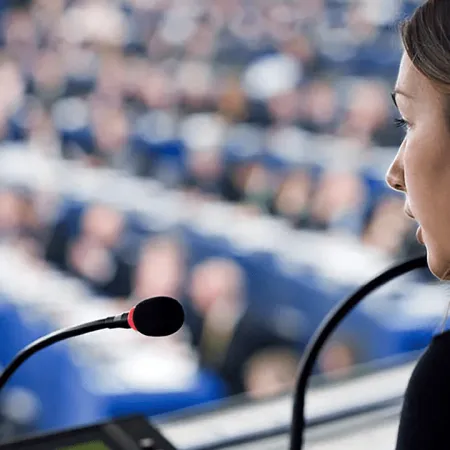Dentro de las cabinas de la ONU: así se interpretan los discursos en tiempo real