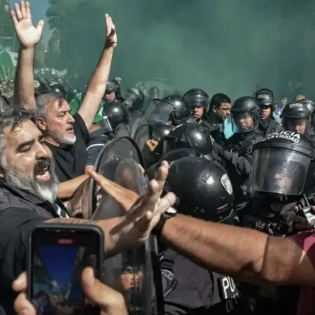ATE marcha contra los despidos en IOSFA/OSFA y reclama por los puestos de trabajo