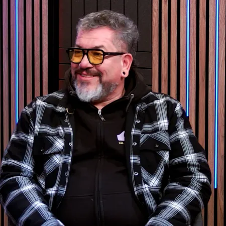 De cantar en coros a liderar Horcas: la historia de Walter Meza y su salto al metal