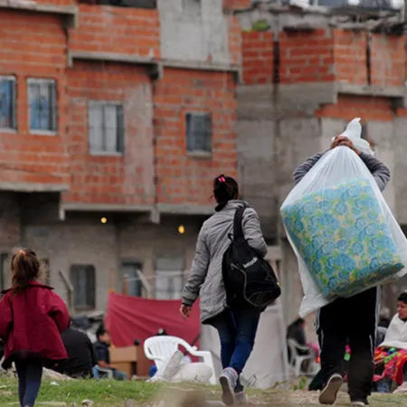 La pobreza volvió a subir y alcanzó al 32,3%: afecta a 9,7 millones de personas