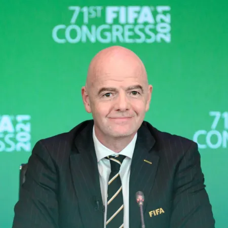 Infantino promete escuchar a las federaciones antes de la reunión del Consejo de la FIFA