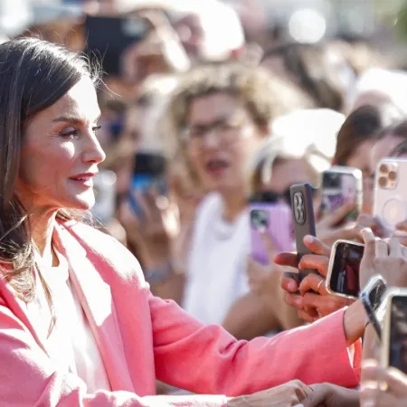 Letizia recorre en Talavera una FP de robots, laboratorios y empresas simuladas