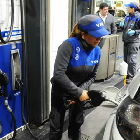 YPF confirmó una suba de los combustibles: cuánto aumentan desde este sábado
