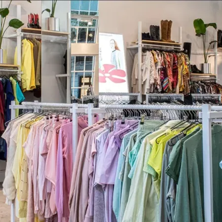 Galpón de Ropa desembarcó en los shoppings: qué prendas compra y cómo venderlas