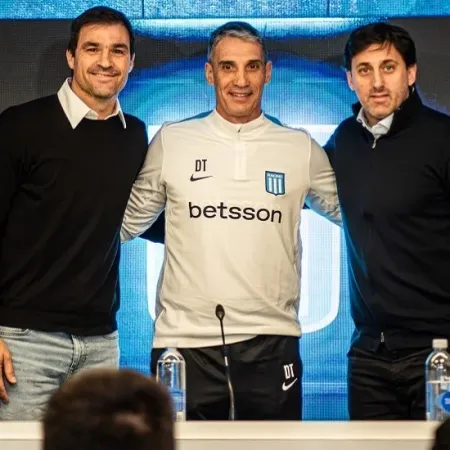 Vojvoda renunció en Racing tras la eliminación ante Boca: quién se hace cargo del equipo