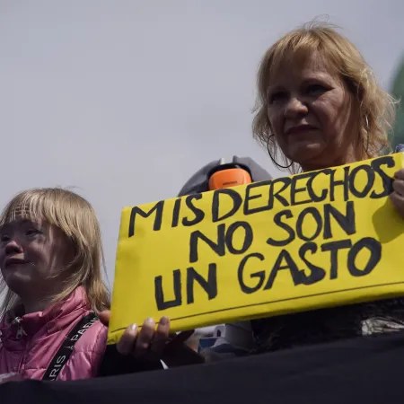 Discapacidad: las 6 advertencias de los prestadores al plan “superador” de LLA