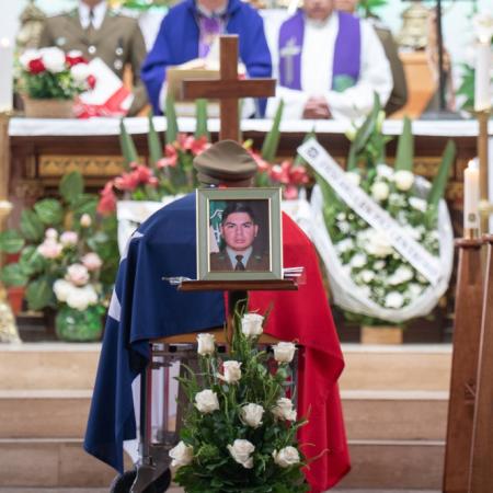 Kast acompaña la despedida de Cristopher Aguilera y presiona por la agenda de seguridad