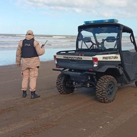 Se intensifica el operativo de búsqueda de los dos kayakistas en Santa Teresita