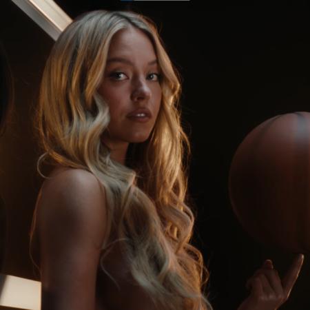 Sydney Sweeney lo hizo de nuevo: una publicidad sin ropa para una casa de apuestas