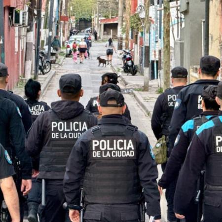 Megaoperativo en 15 barrios porteños: despliegan 1.500 agentes y hubo 17 detenidos