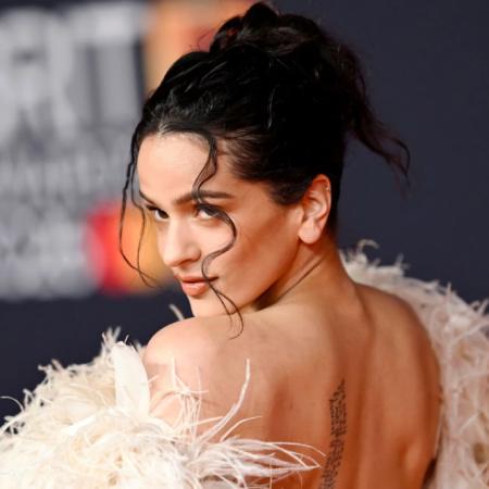 La canción de U2 sobre Rosalía llena de intrigas el lanzamiento del nuevo disco
