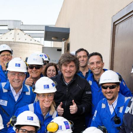 Milei mostró millones en Bahía Blanca y Susbielles quedó afuera: qué le pidió