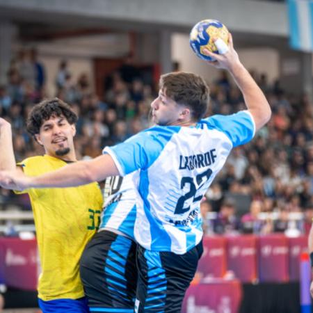 Los Gladiadores vencieron a Brasil en un clásico caliente por los Suramericanos