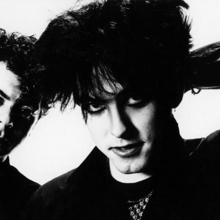 The Cure y Andy Vella unen nostalgia y solidaridad en un lanzamiento especial