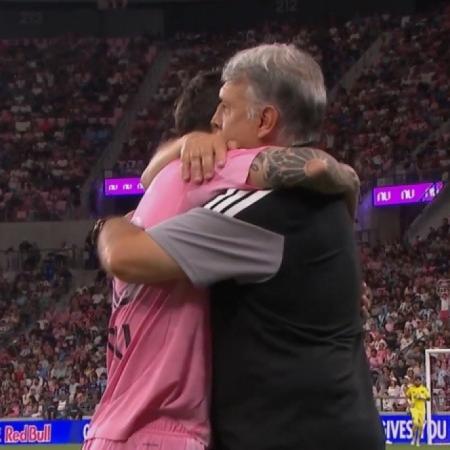 El emotivo abrazo entre Messi y el Tata Martino antes del Inter Miami-Atlanta United