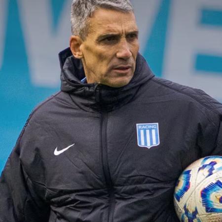 Racing ratificó a Vojvoda pese a la crisis y el técnico ya mira el duelo ante Sarmiento