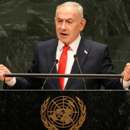 Netanyahu llevó un beeper a la ONU: el símbolo del golpe israelí contra Hezbollah