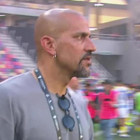 "Es toda tuya, sos un ladrón": cómo fue el cruce entre Verón y el árbitro Darío Herrera