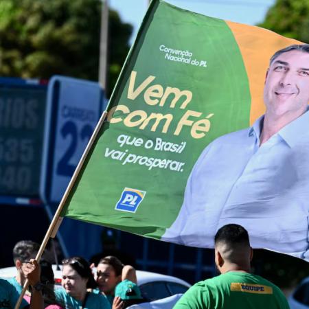 Flávio Bolsonaro se juega todo con una receta económica que promete ordenar Brasil