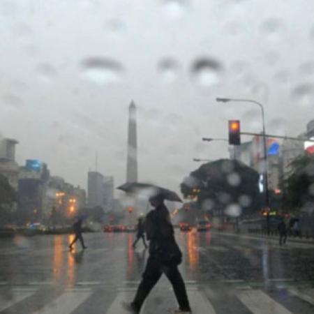 Vuelven las lluvias y los días grises al AMBA: cuándo se intensifican las tormentas