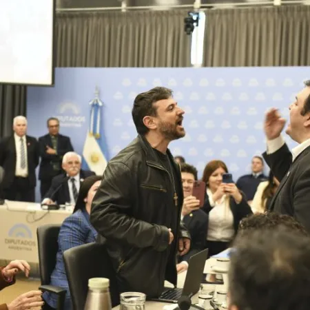 Tras el escándalo, La Libertad Avanza presentó un proyecto para excluir a Juan Grabois